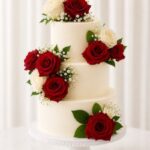 3 Tier Wedding Cake +10 Roses (30 Portions)