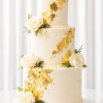 3 Tier Wedding Cake With Fresh Flowers (40 Portions)