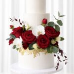 3 Tier Wedding Cake +10 Roses (30 Portions)